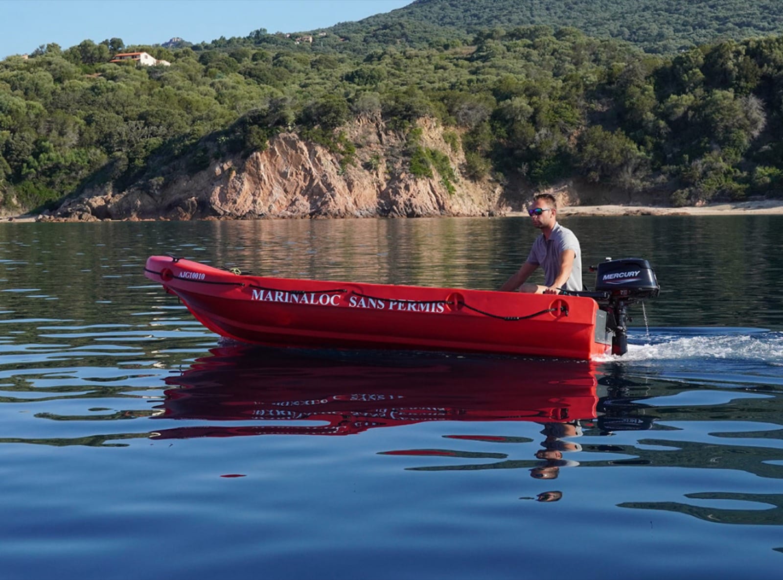 FUN YAK — bateau sans permis en location chez Marinaloc à Propriano, Corse-du-Sud