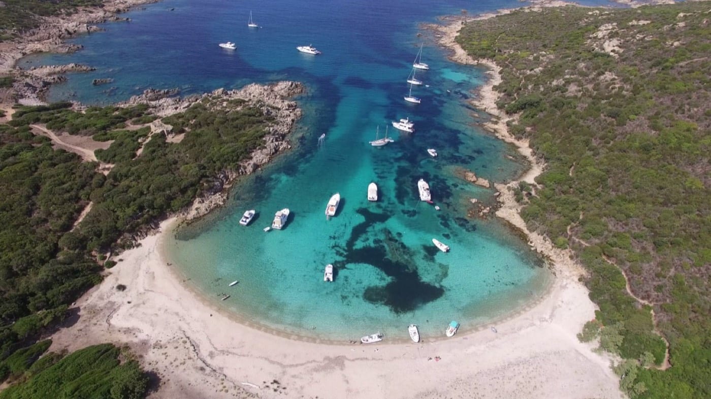 Crique aux eaux turquoise en Corse-du-Sud, au départ de Propriano