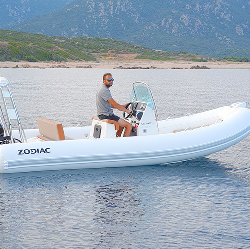 Photo du bateau Zodiac Medline 580 que nous proposons à la location à Propriano